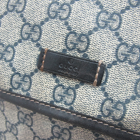 Gucci(����) 223666 GG�ΰ� PVC ��ũ���� ���� Ʈ���� �޽��� ũ�ν��� [��õ ������] �̹���3 - ���̺��� �߰���ǰ