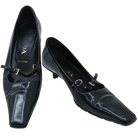 �����  ����