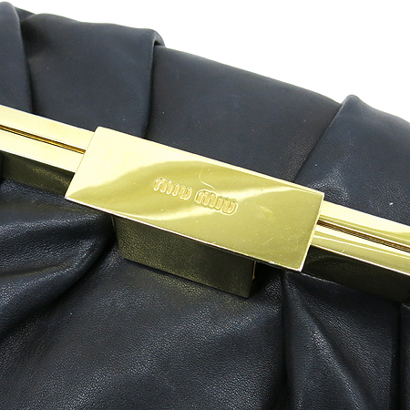 MiuMiu(�̿�̿�) ���� ���� �� ���� ũ�ν��� �̹���4 - ���̺��� �߰���ǰ