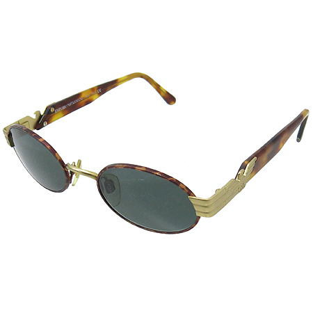 �Ƹ�����  ���۶�