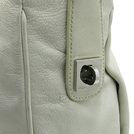 Bally(�߸�) ���̺������� �Ｑ��Ƽġ ���� ��Ʈ�� �̹���4 - ���̺��� �߰���ǰ