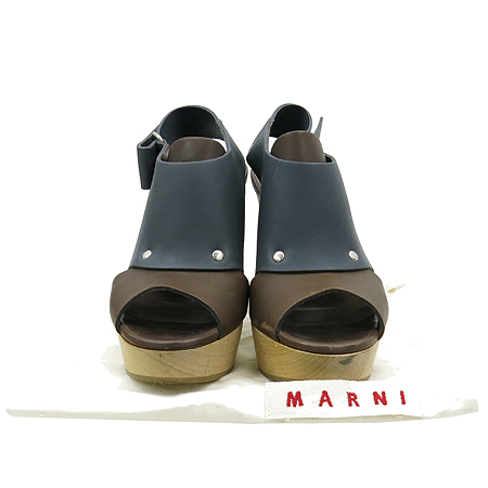 ������  ����