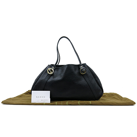 ����  �����