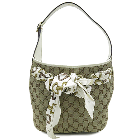 ����  �����