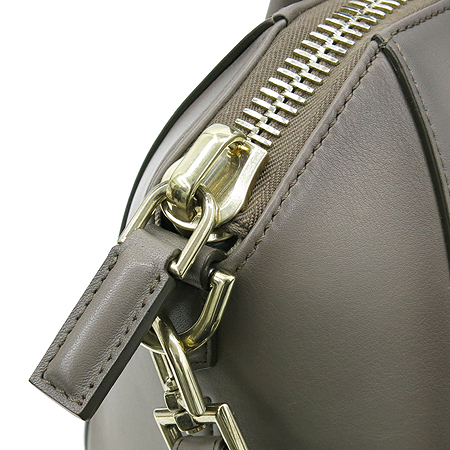 GIVENCHY(�����) 13L5102420 �׶��̼� �׷��� ���� ��Ƽ���� S ������ 2WAY �̹���5 - ���̺��� �߰���ǰ