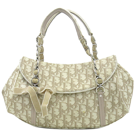 ���  �����