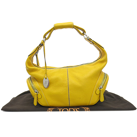 ����  �����