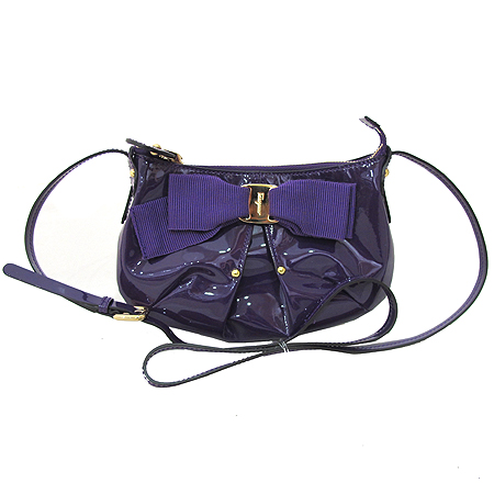 Ferragamo(��󰡸�) 21 B642 ���� ���̴�Ʈ ���� �ٶ� ������� �̴� ũ�ν��� [��õ ������] �̹���2 - ���̺��� �߰���ǰ