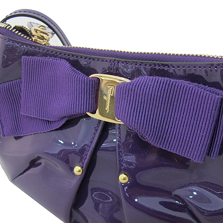 Ferragamo(��󰡸�) 21 B642 ���� ���̴�Ʈ ���� �ٶ� ������� �̴� ũ�ν��� [��õ ������] �̹���4 - ���̺��� �߰���ǰ