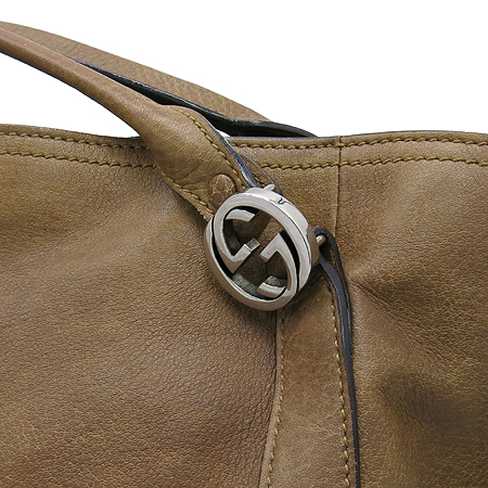 Gucci(����) 323675 ī�᷹�� ���ͷ�ŷ GG ����ΰ� 2WAY �̹���4 - ���̺��� �߰���ǰ