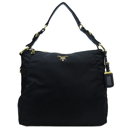 �����  �����