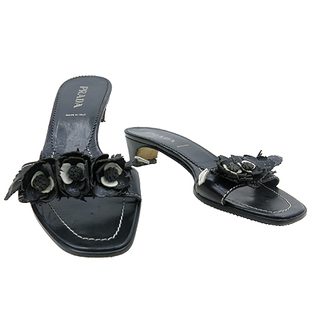 �����  ����