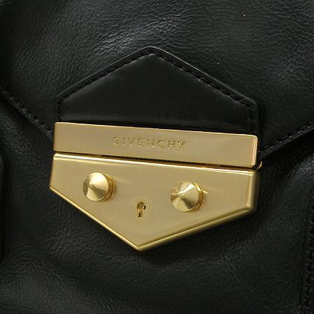 GIVENCHY(�����) 11L5504580 ���� ���� ��ÿ L ������ �����Ŭ ��Ʈ�� [����2] �̹���3 - ���̺��� �߰���ǰ