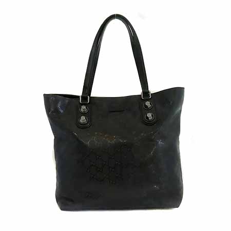 ����  �����