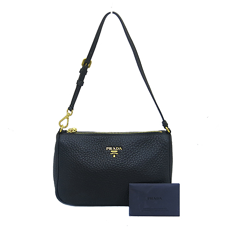 �����  �����