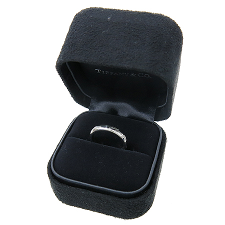 Tiffany(Ƽ�Ĵ�) PT950(�÷�Ƽ��) Ƽ�Ĵ� NOTES (��Ʈ) 3MM ���� -7 ȣ �̹���2 - ���̺��� �߰���ǰ