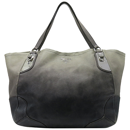 �����  �����