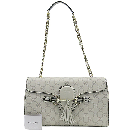 ����  �����