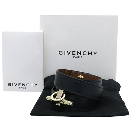 �����  ����