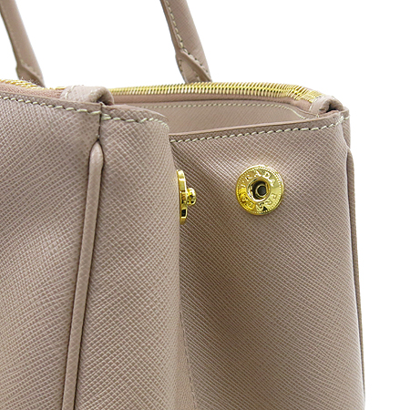 Prada(�����) BN1802 ���� �ΰ� SAFFIANO LUX (���ǾƳ� ����) ��Ʈ�� �̹���4 - ���̺��� �߰���ǰ