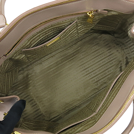 Prada(�����) BN1802 ���� �ΰ� SAFFIANO LUX (���ǾƳ� ����) ��Ʈ�� �̹���6 - ���̺��� �߰���ǰ