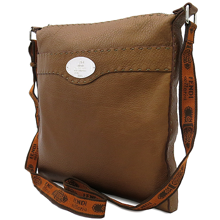 Fendi(���) 8BT109 �������� ��Ż�� ����� ���� ũ�ν��� �̹���2 - ���̺��� �߰���ǰ