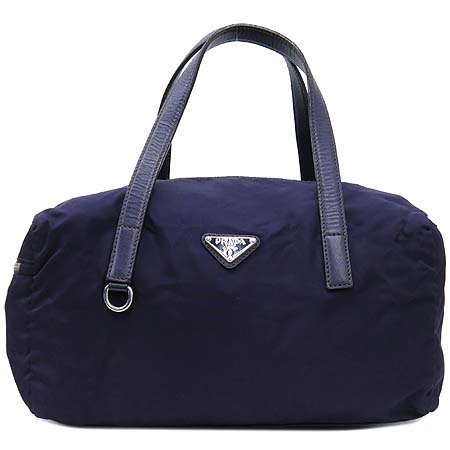 �����  �����