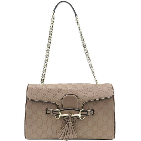 ����  �����