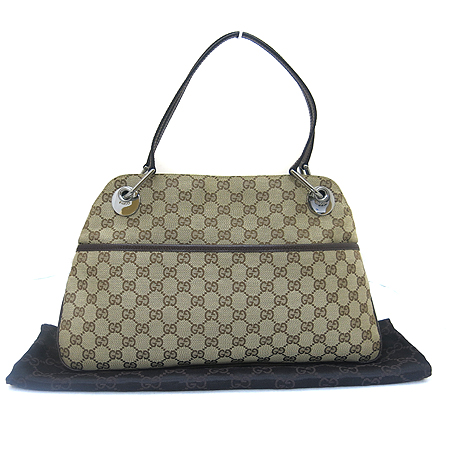 ����  �����