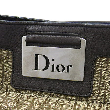 Dior(ũ����î���) ������ø� �ΰ� �ڰ��� ����� ȥ�� ���� ����� �̹���4 - ���̺��� �߰���ǰ
