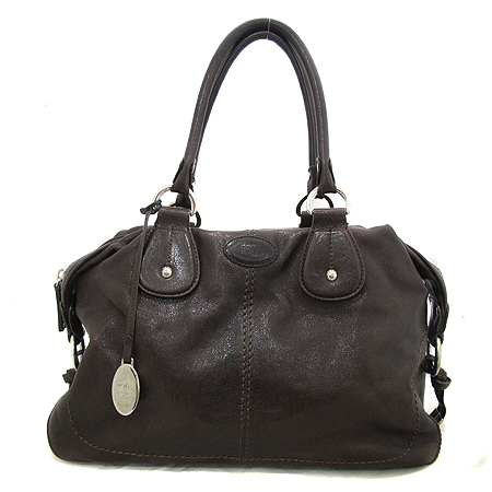 ����  �����