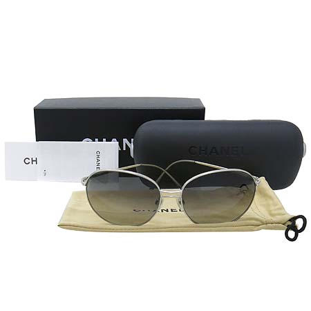 ����  ���۶�