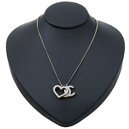 ����  �����