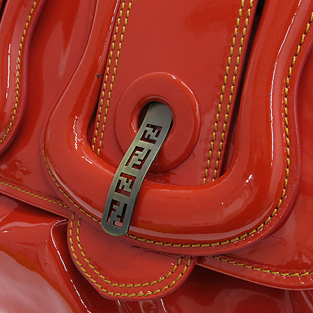 Fendi(���) 8BN166  ���̴�Ʈ ü�� B�� �� ��Ʈ�� [���빮��] �̹���4 - ���̺��� �߰���ǰ