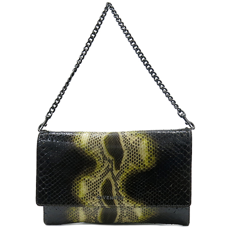 �����  �����