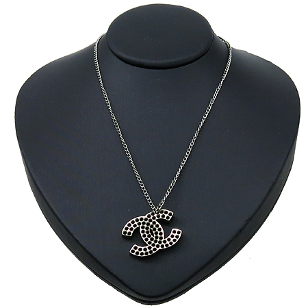 ����  �����