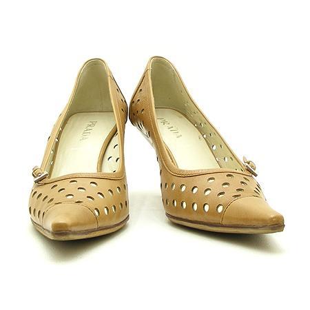 �����  ����