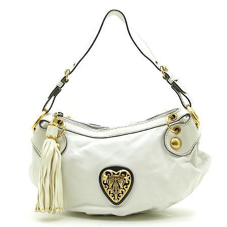 ����  �����