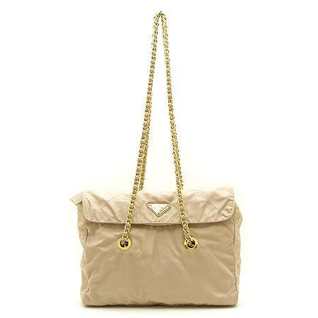 �����  �����