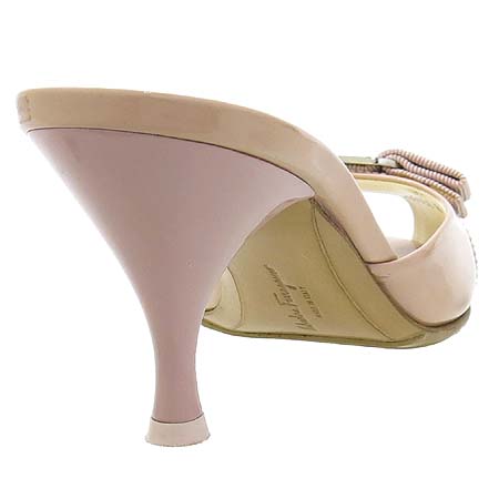 Ferragamo(��󰡸�) RIBERIA ��ũ������ ���̴�Ʈ ����ΰ� �ٶ���� ������ ��������� �̹���4 - ���̺��� �߰���ǰ