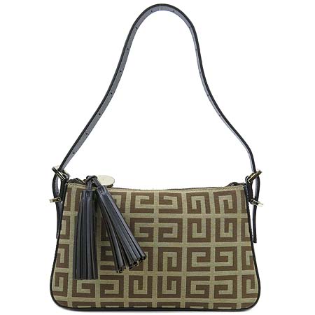 �����  �����