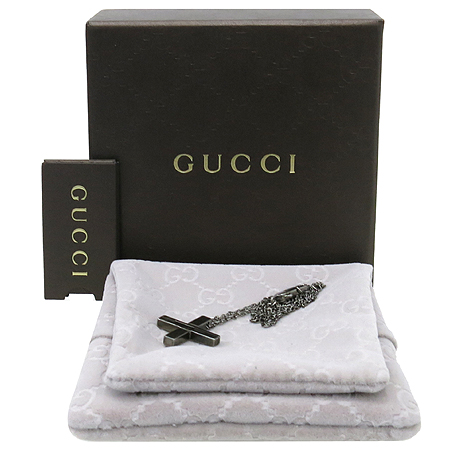 ����  �����