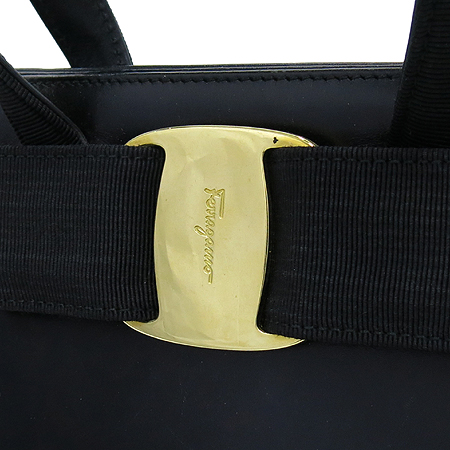 Ferragamo(��󰡸�) 21 4178 ���� �ٶ� ��� �簢 ��Ʈ�� �̹���3 - ���̺��� �߰���ǰ