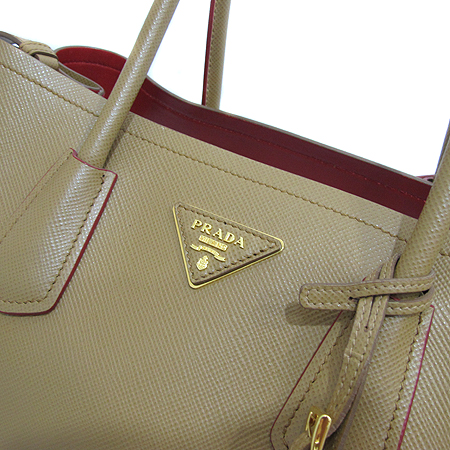 Prada(�����) B2756T SAFFIANO(���ǾƳ�) ī��� ���� �κ��� ��Ʈ�� + �����Ʈ�� [��õ ������] �̹���4 - ���̺��� �߰���ǰ