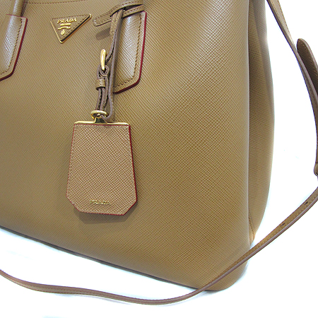 Prada(�����) B2756T SAFFIANO(���ǾƳ�) ī��� ���� �κ��� ��Ʈ�� + �����Ʈ�� [��õ ������] �̹���5 - ���̺��� �߰���ǰ