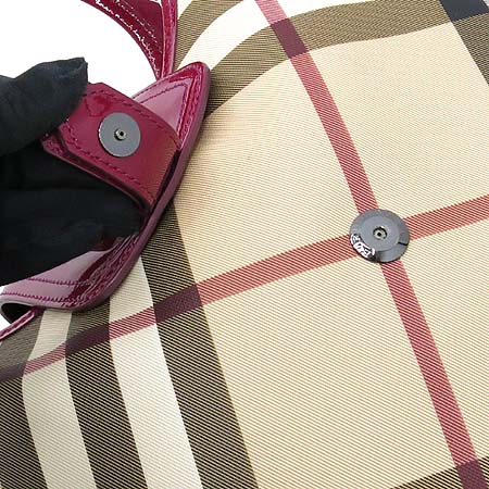 Burberry(������) 3744053 �� ���üũ PVC ��ũ �ֳ��� Ʈ���� ȣ�� ����� �̹���5 - ���̺��� �߰���ǰ