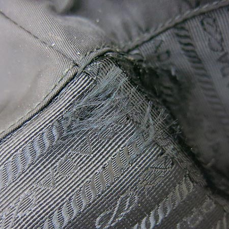 Prada(�����) V158 ���� �к긯 �޽��� ũ�ν��� [���빮��] �̹���5 - ���̺��� �߰���ǰ