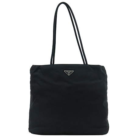 �����  �����