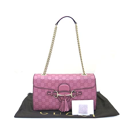 ����  �����