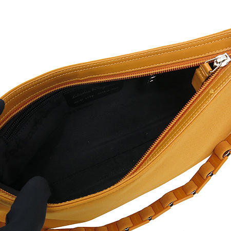 Ferragamo(��󰡸�) 21 9659 ������ �к긯 �ٶ� �ΰ� ü�� ����� �̹���6 - ���̺��� �߰���ǰ